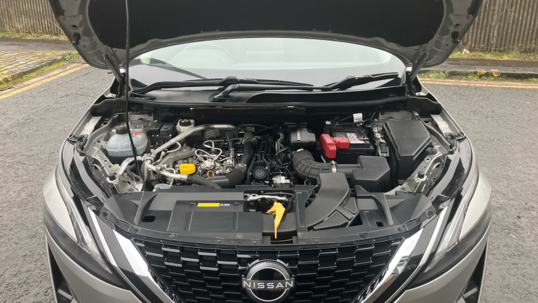 Nissan Qashqai 1.3 DiG-T MH Acenta Premium 5dr Petrol Hatchback